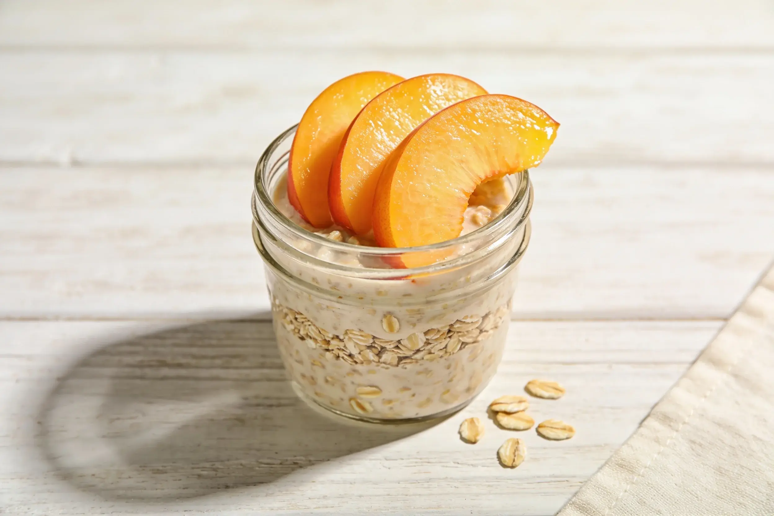 185 Calorie Peaches and Cream Overnight Oats